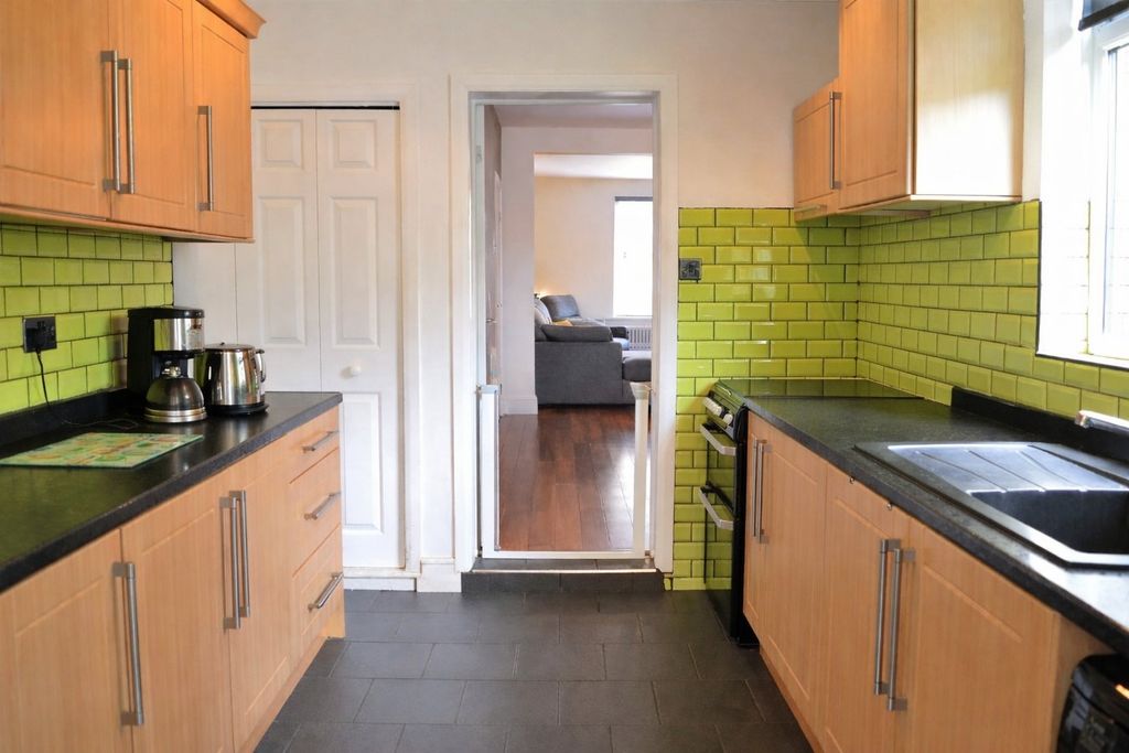 Property photo 3 of 8