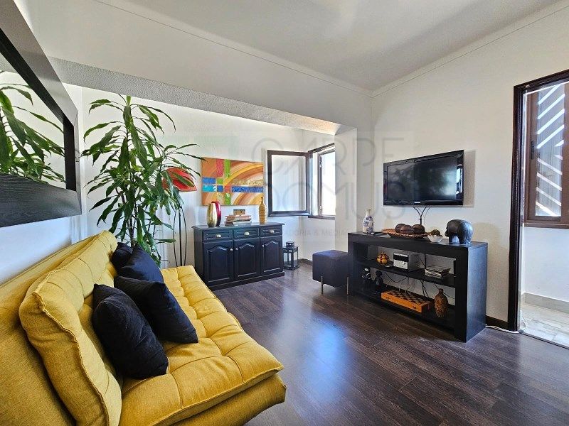 Property photo 2 of 31