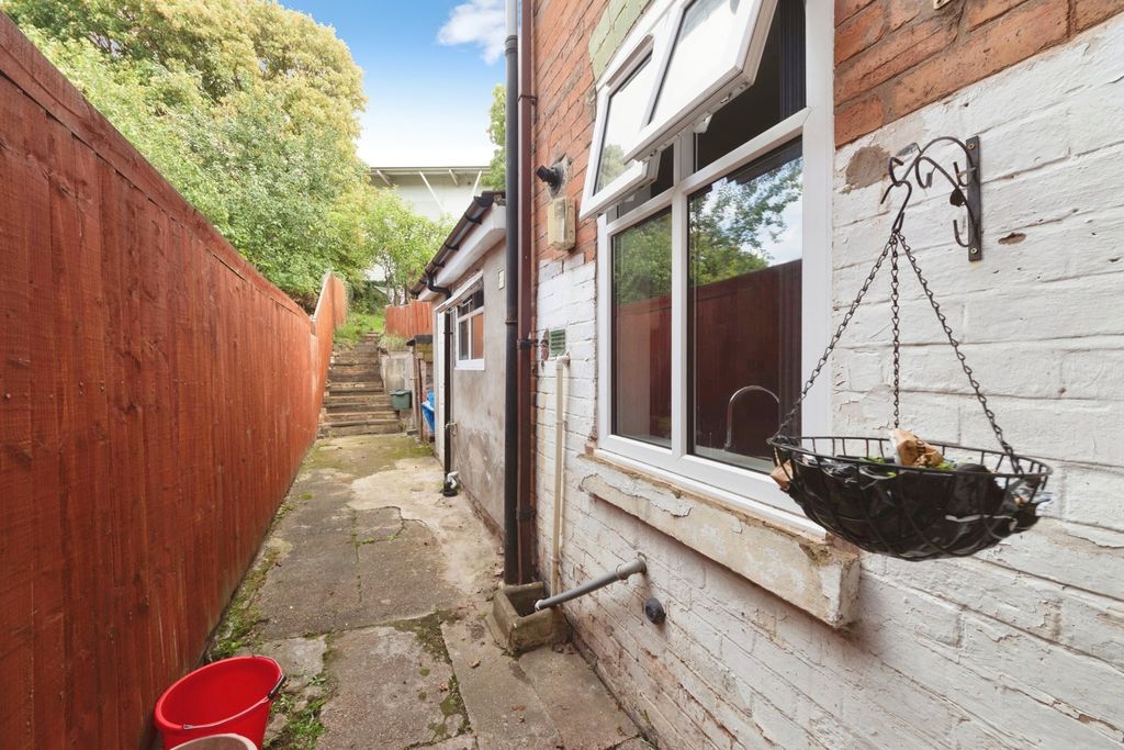 Property photo 2 of 20 Pbox-Img.Jpg