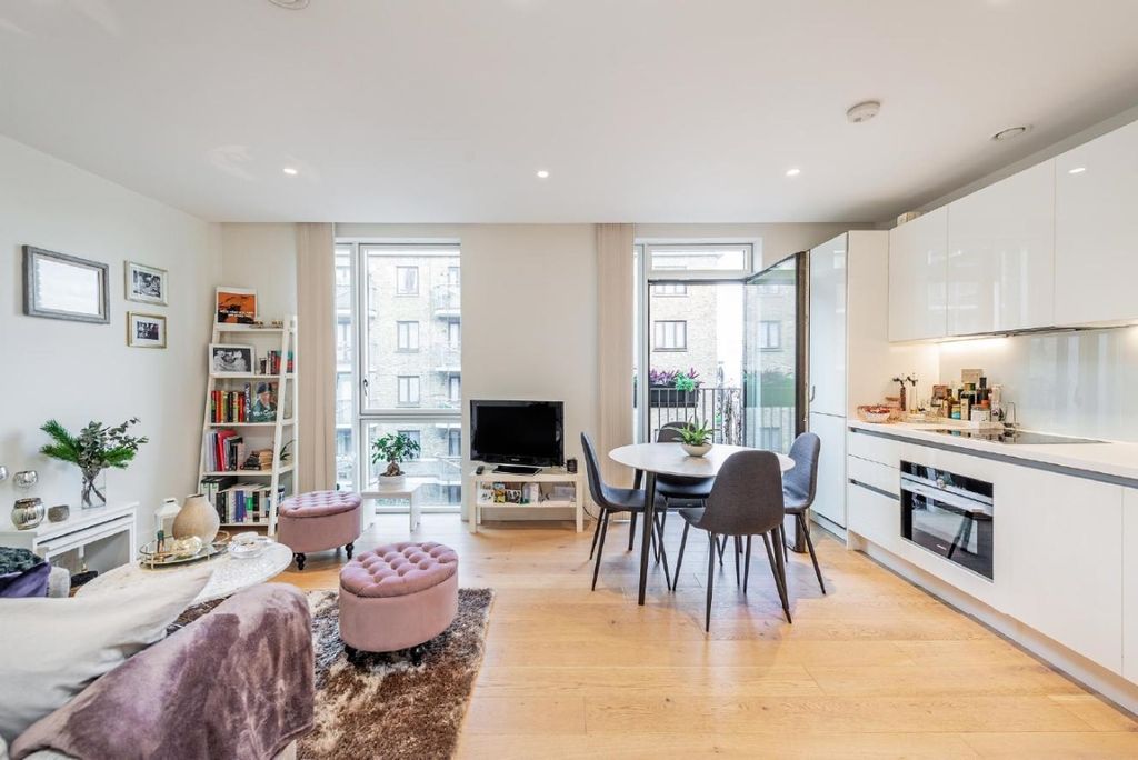 Property photo 3 of 7 226045617