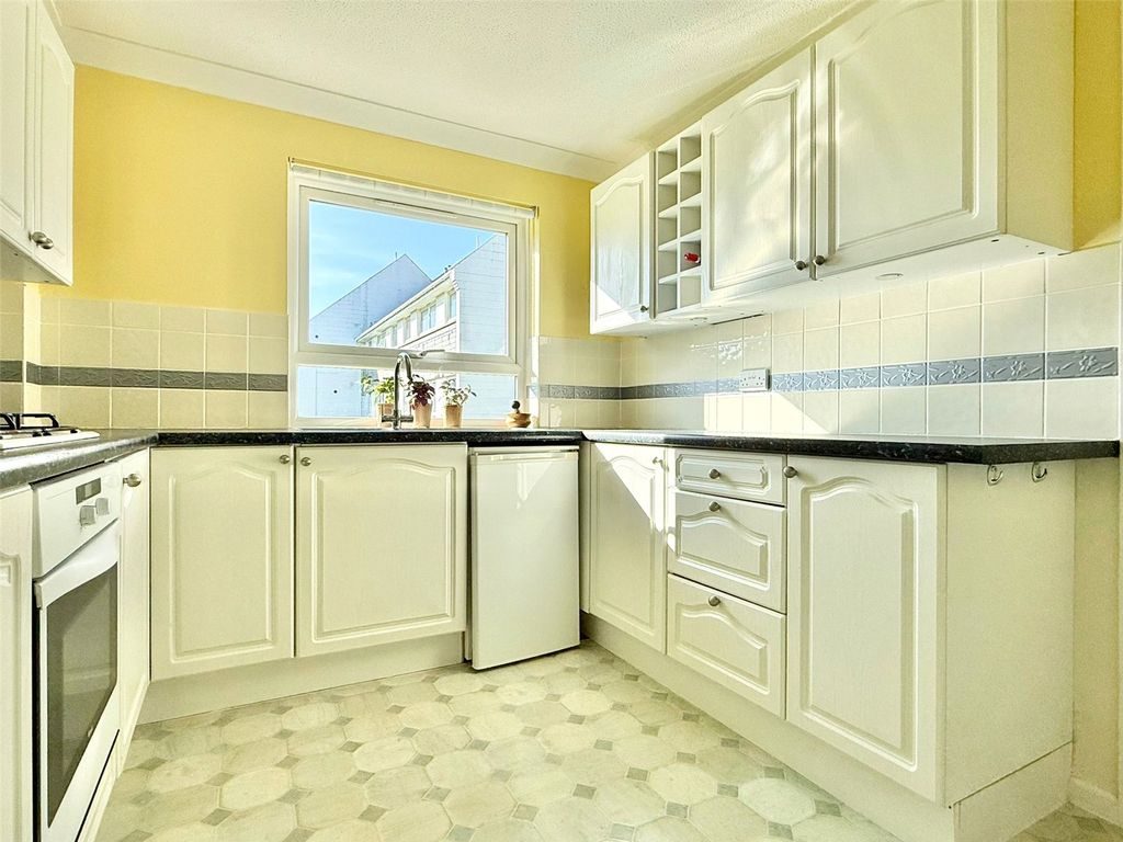 Additional image 8 of 2 bed flat for saleManderley, Sea Road, Milford On Sea, Lymington SO41