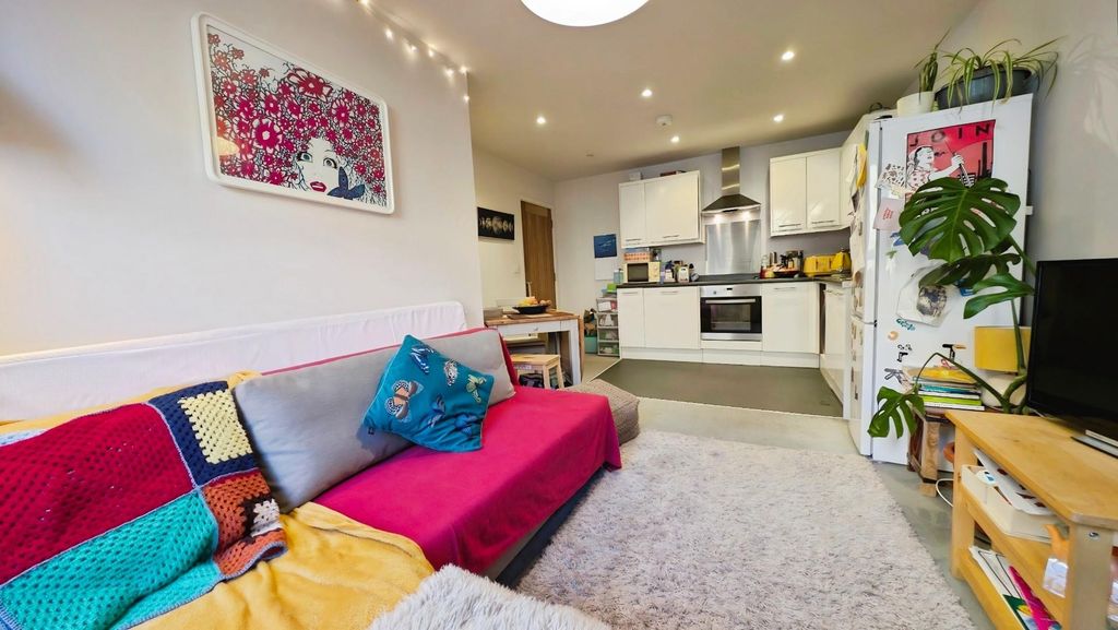 Property photo 2 of 15 84987Beb-Pxl_20260102_150255339.Jpg