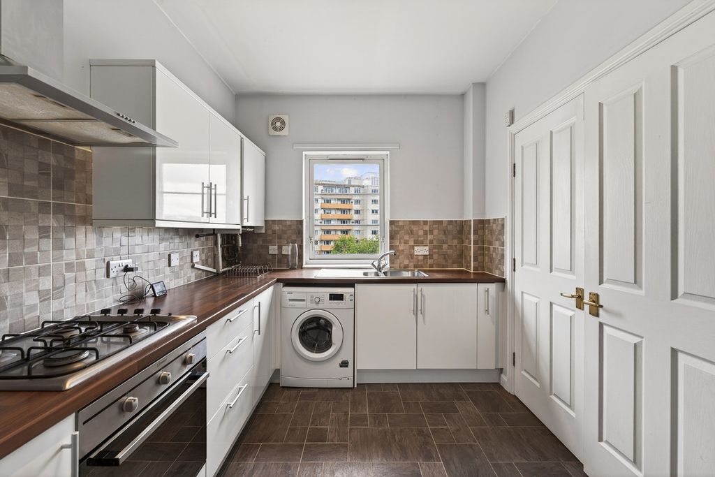 Property photo 2 of 35