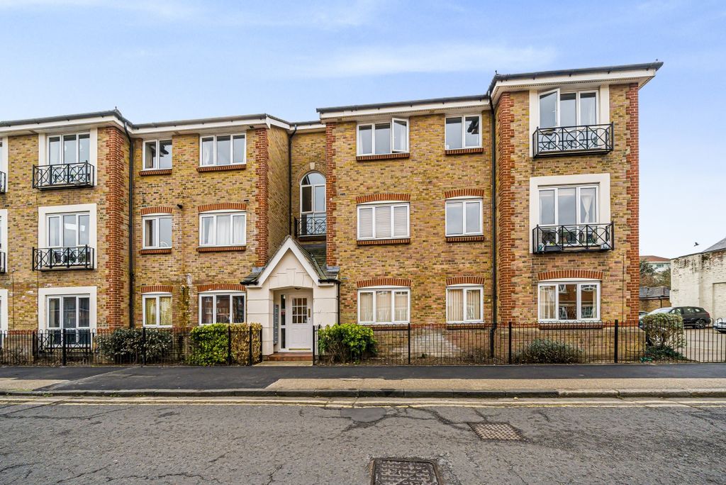 Property photo 1 of 10 954338 (1)