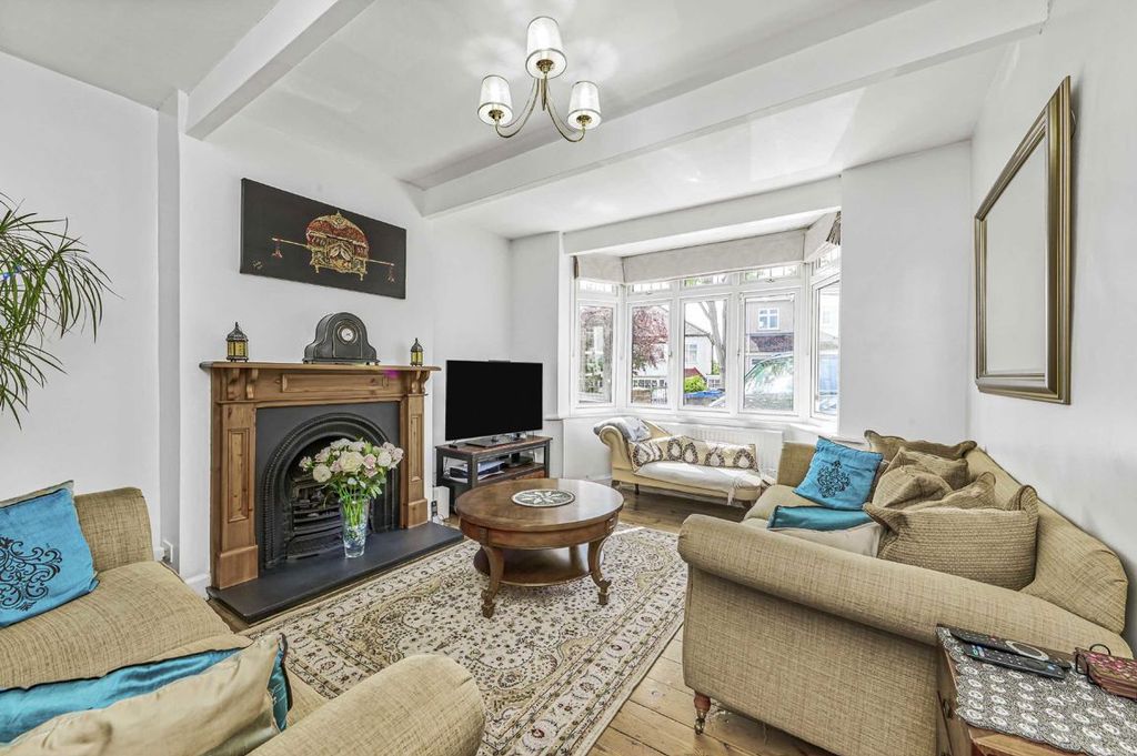 Property photo 2 of 8