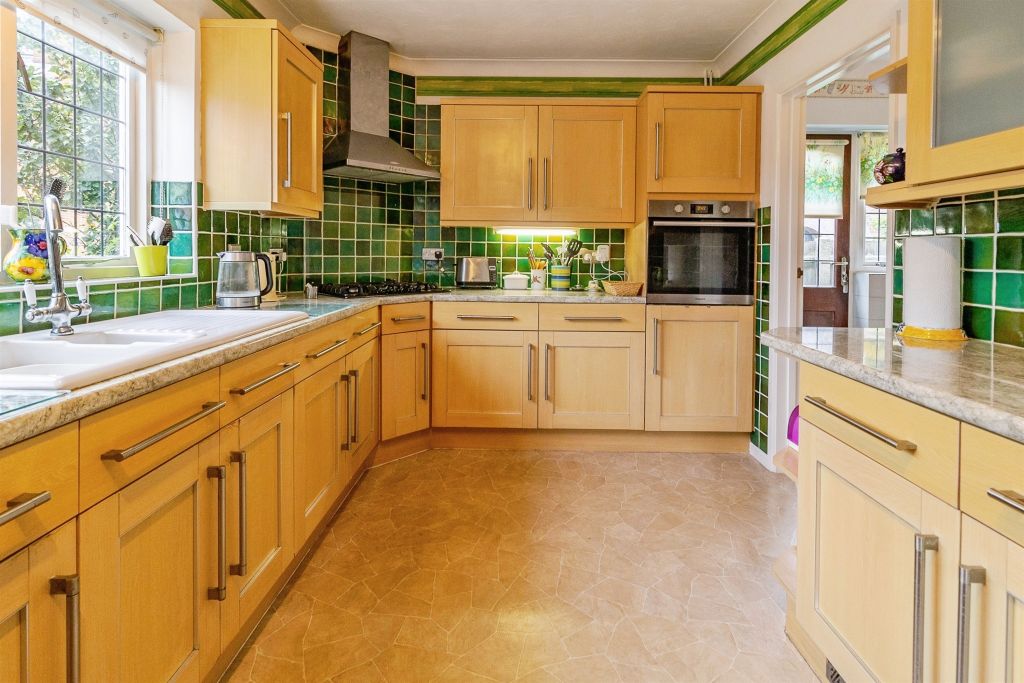 Property photo 3 of 16