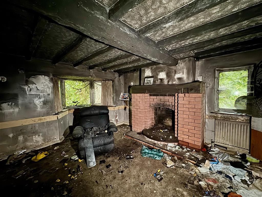 Property photo 2 of 17