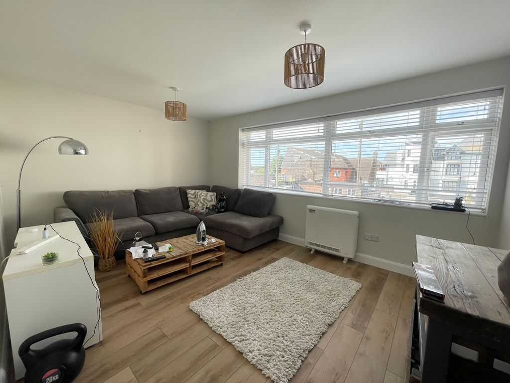 Property photo 2 of 7
