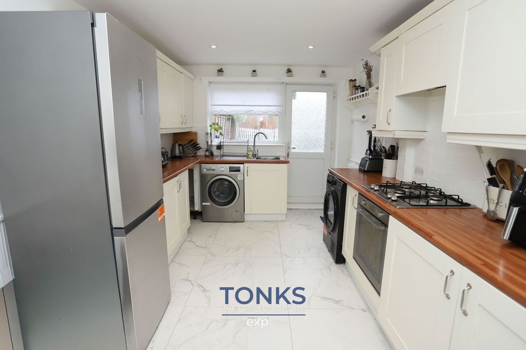 Property photo 2 of 23