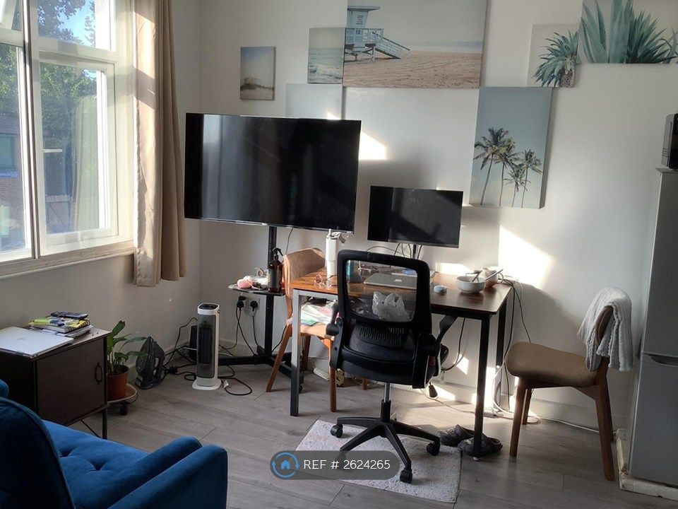 Property photo 3 of 11