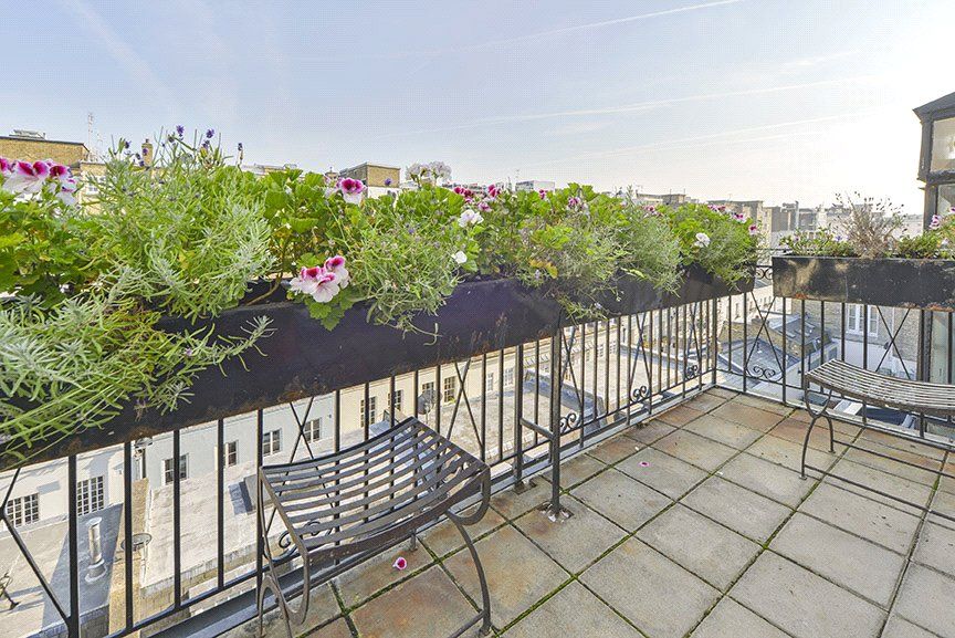 Property photo 3 of 6 Terrace