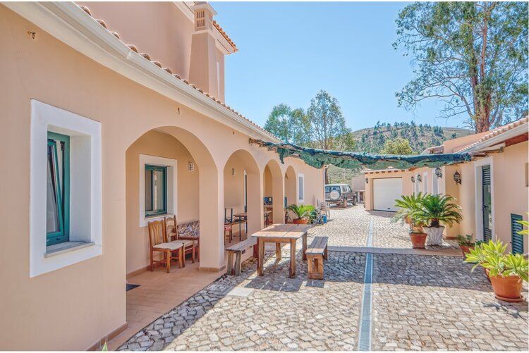 Property photo 2 of 43 Img 1