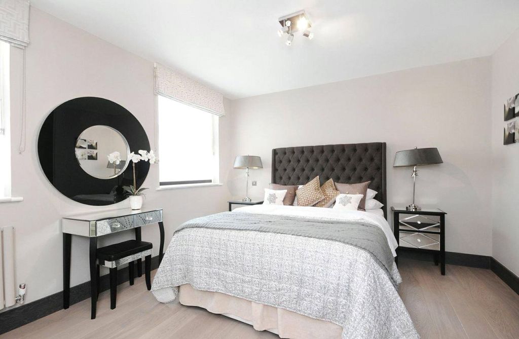 Property photo 3 of 7 Bedroom