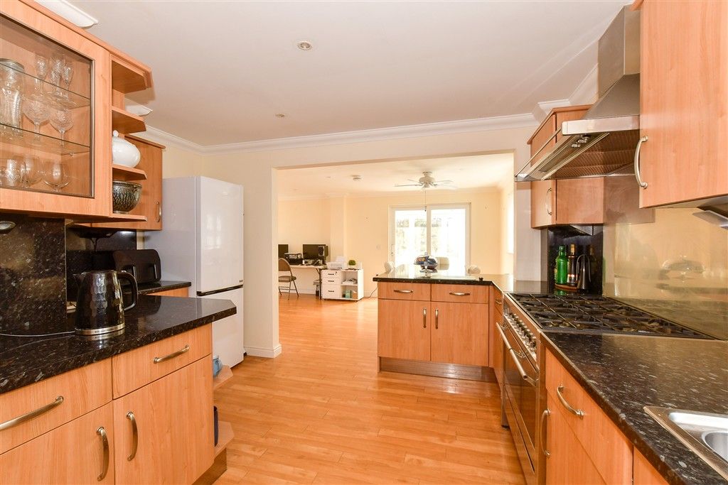 Property photo 2 of 18 Kitchen