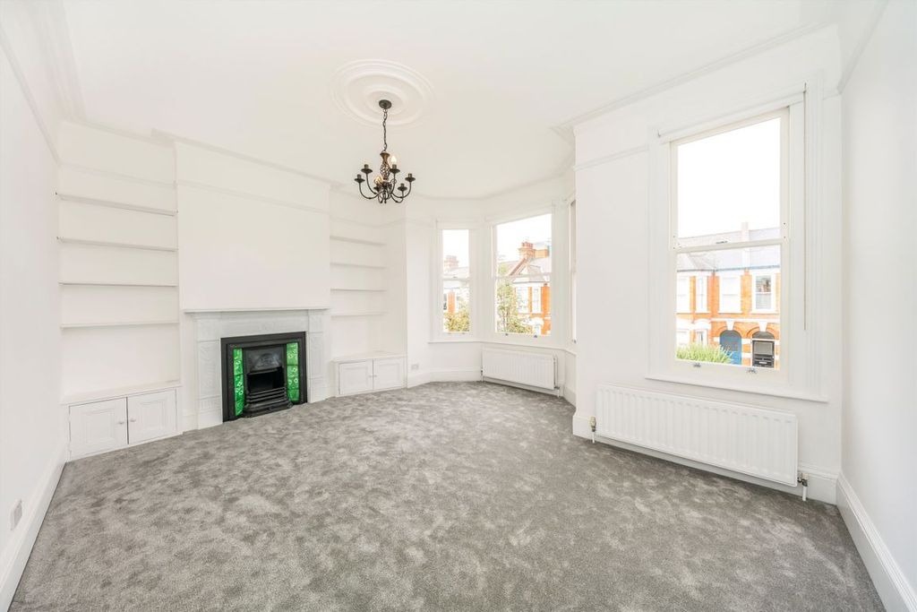 Property photo 2 of 7
