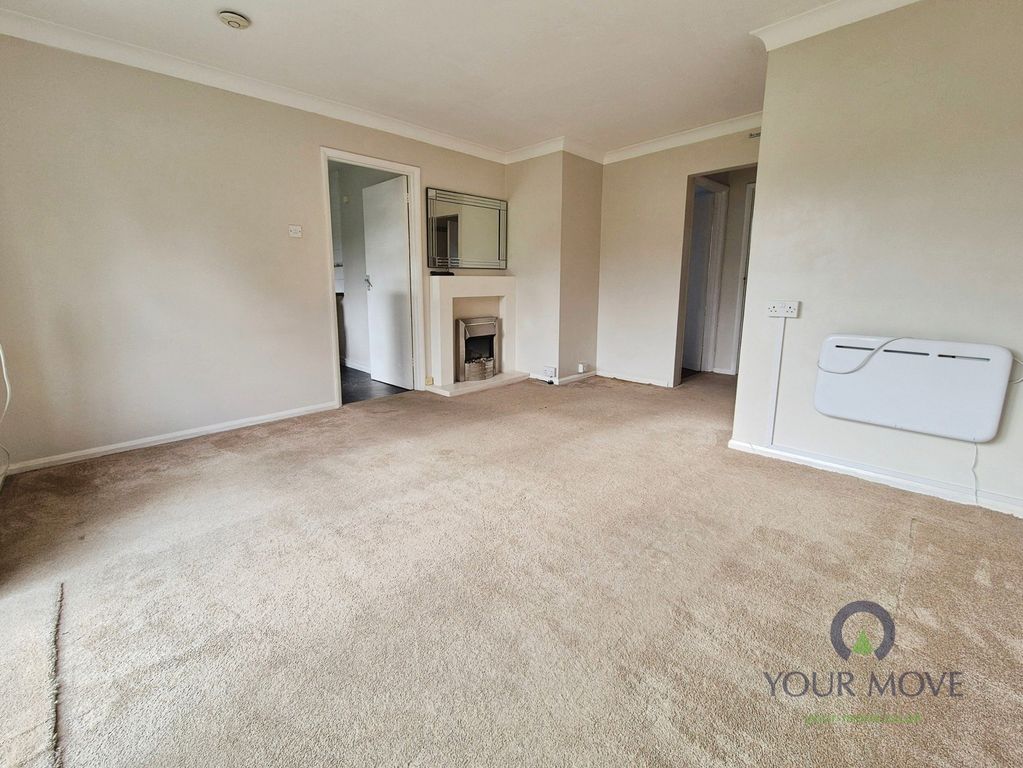 Property photo 3 of 11 Living Room