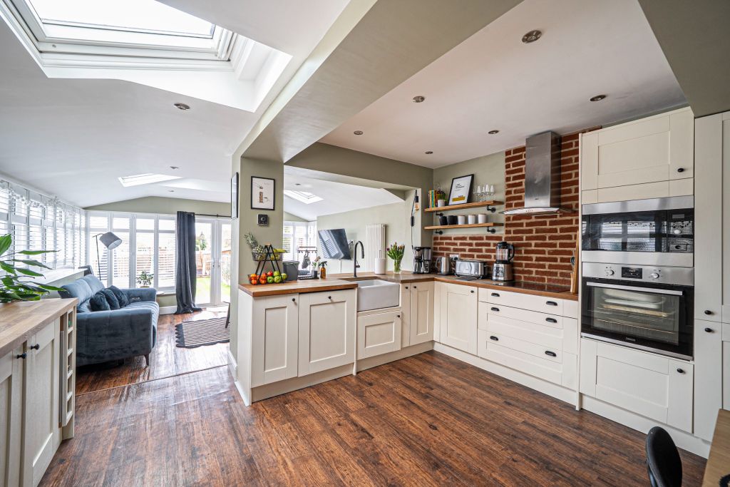 Property photo 3 of 23