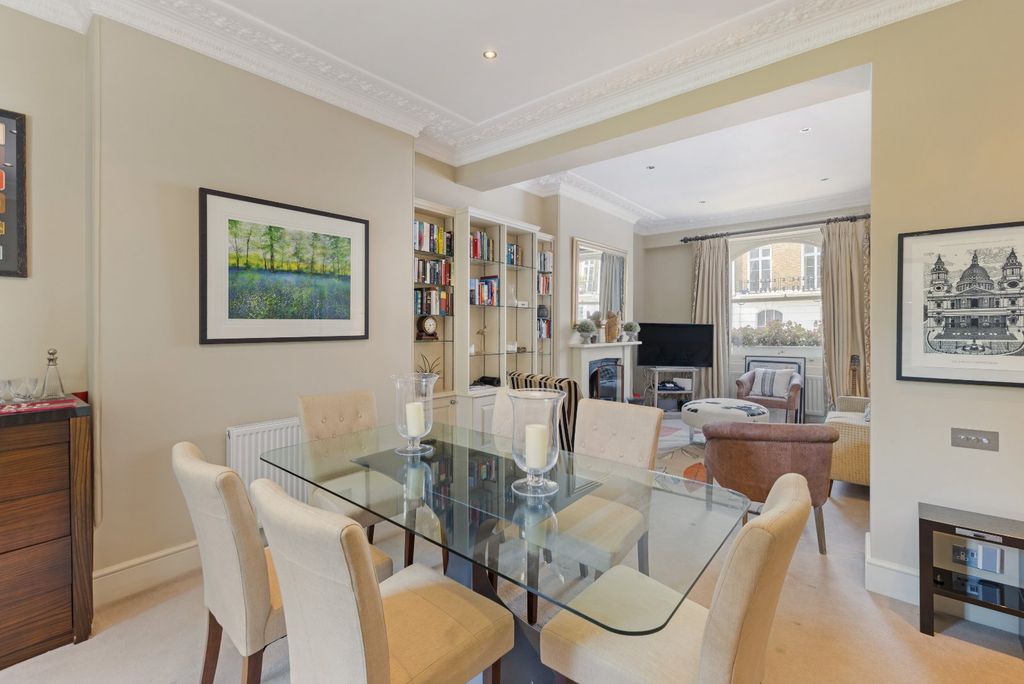 Property photo 3 of 20 Dining Area