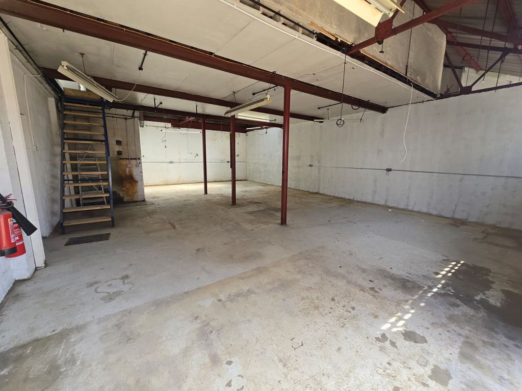 Property photo 2 of 4