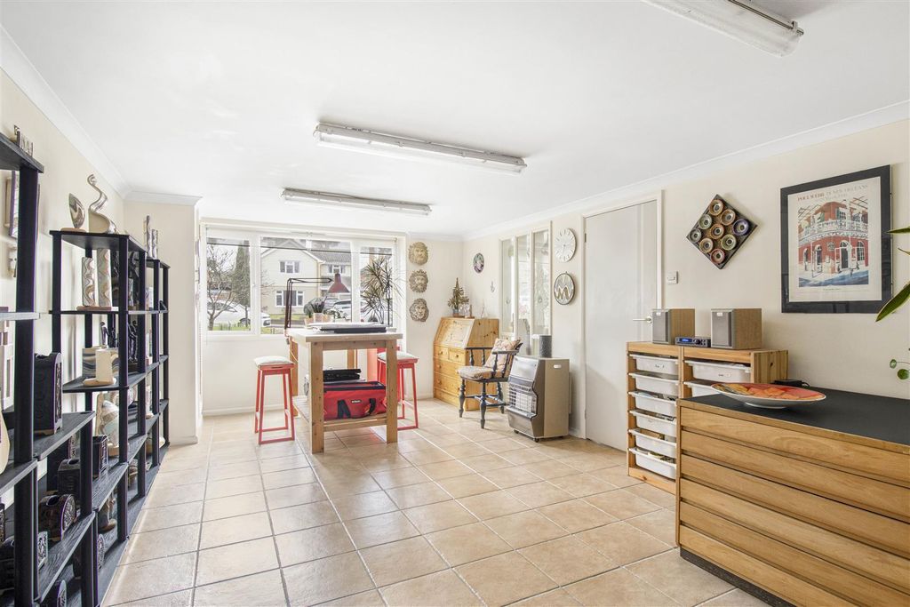 Property photo 3 of 21 12_48627.Jpg