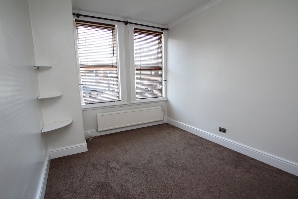 Property photo 2 of 6