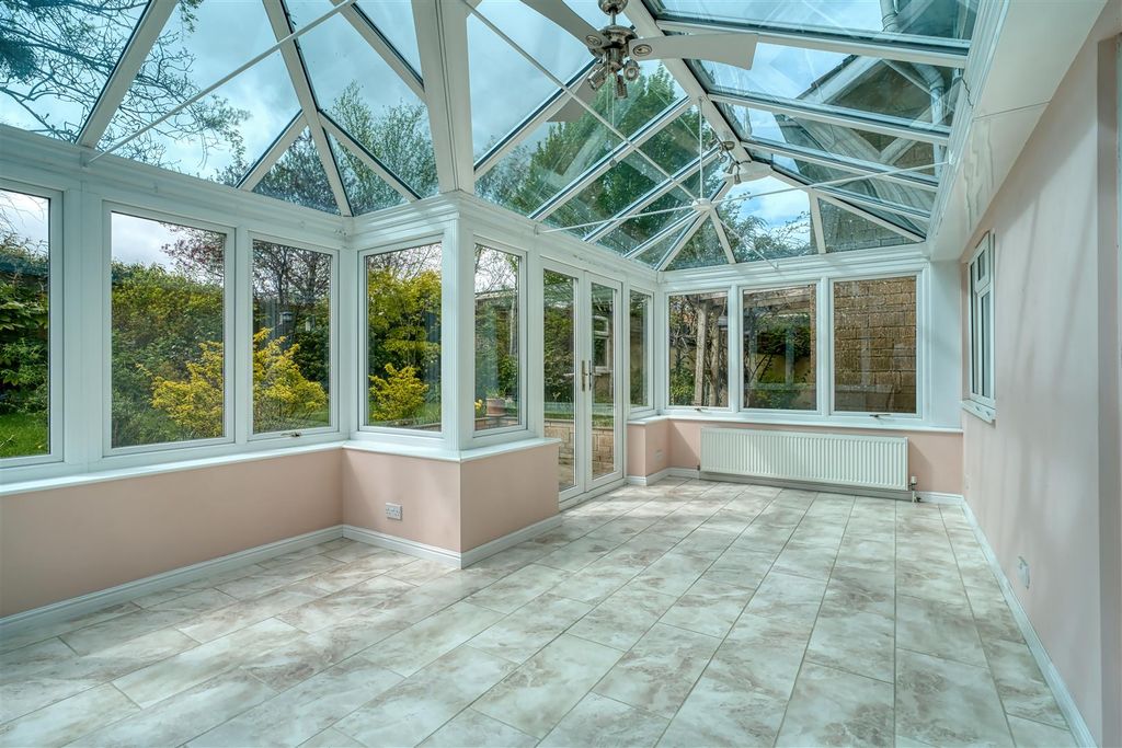 Property photo 2 of 10 Conservatory