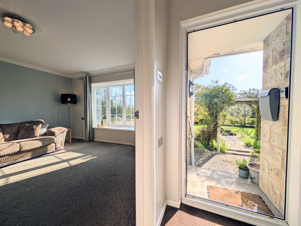 Property photo 3 of 33