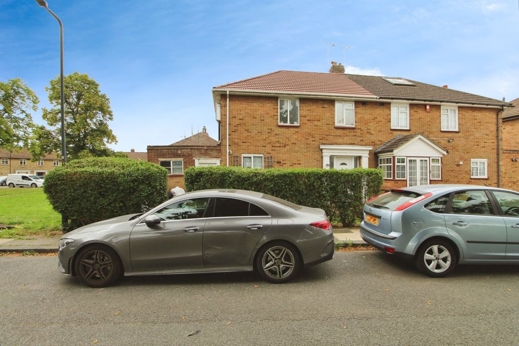 Property photo 1 of 24 Three Bedroom Semi Detached House For Sale