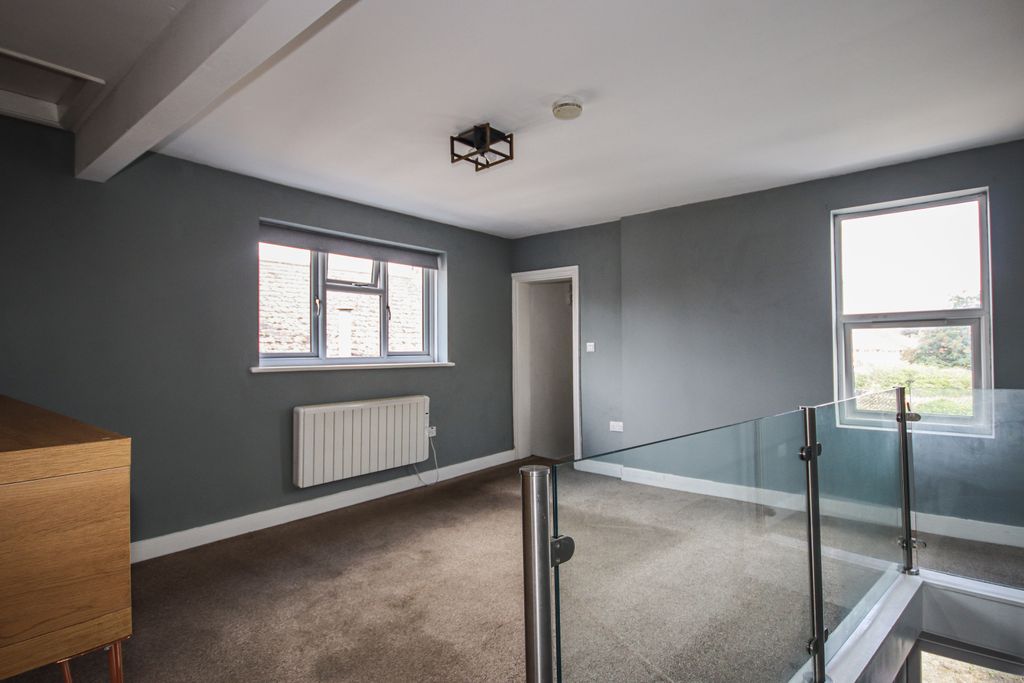 Property photo 3 of 9 Gallery