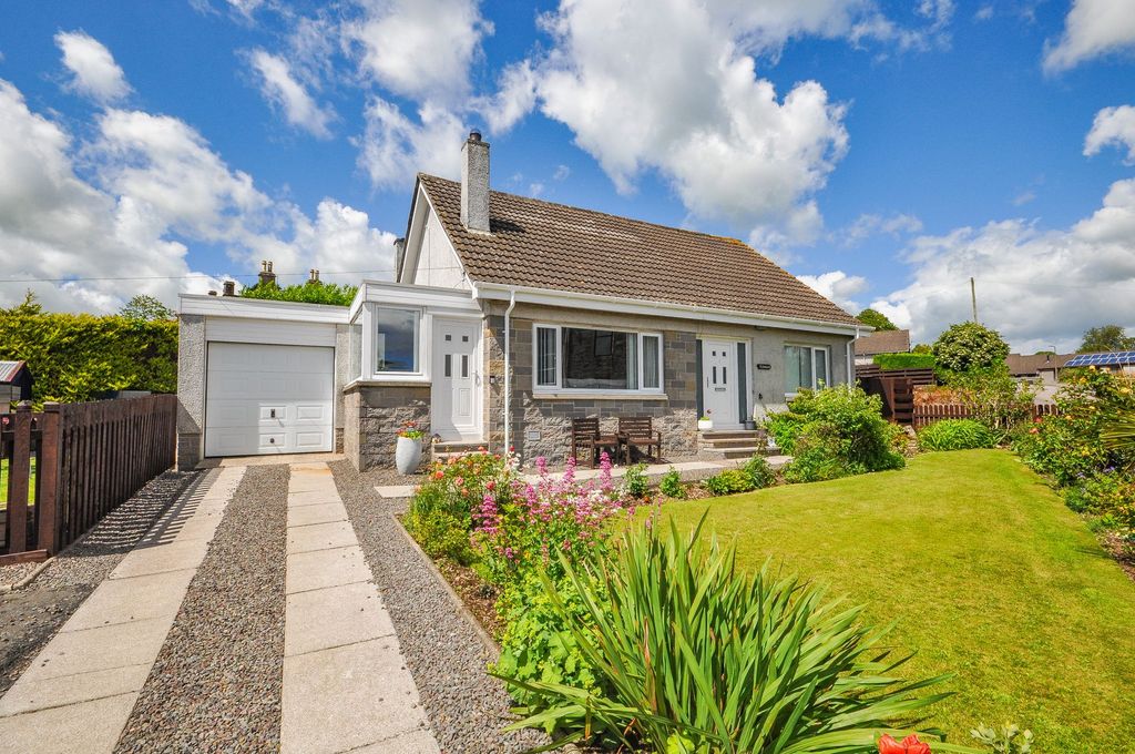 Property photo 1 of 42
