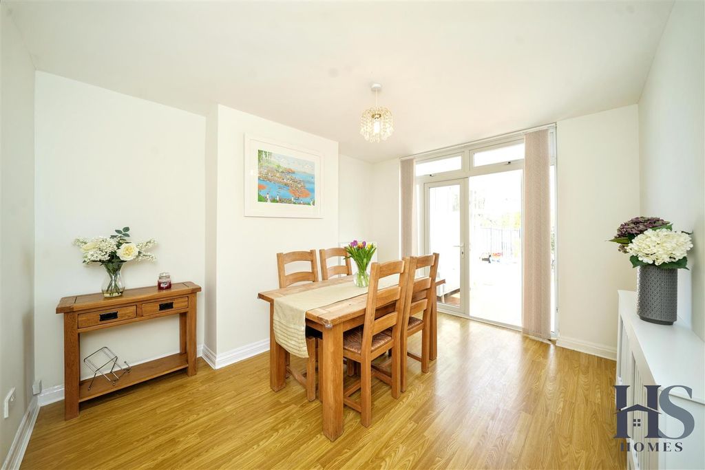 Property photo 3 of 22