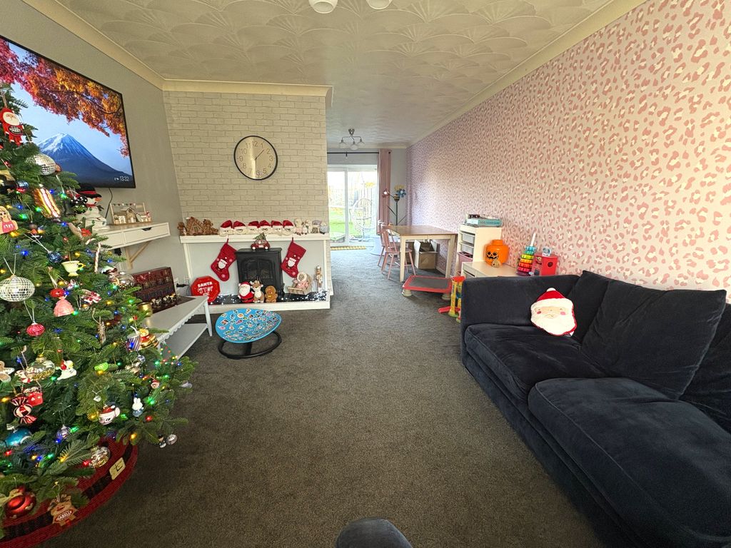 Property photo 3 of 15 Lounge Diner