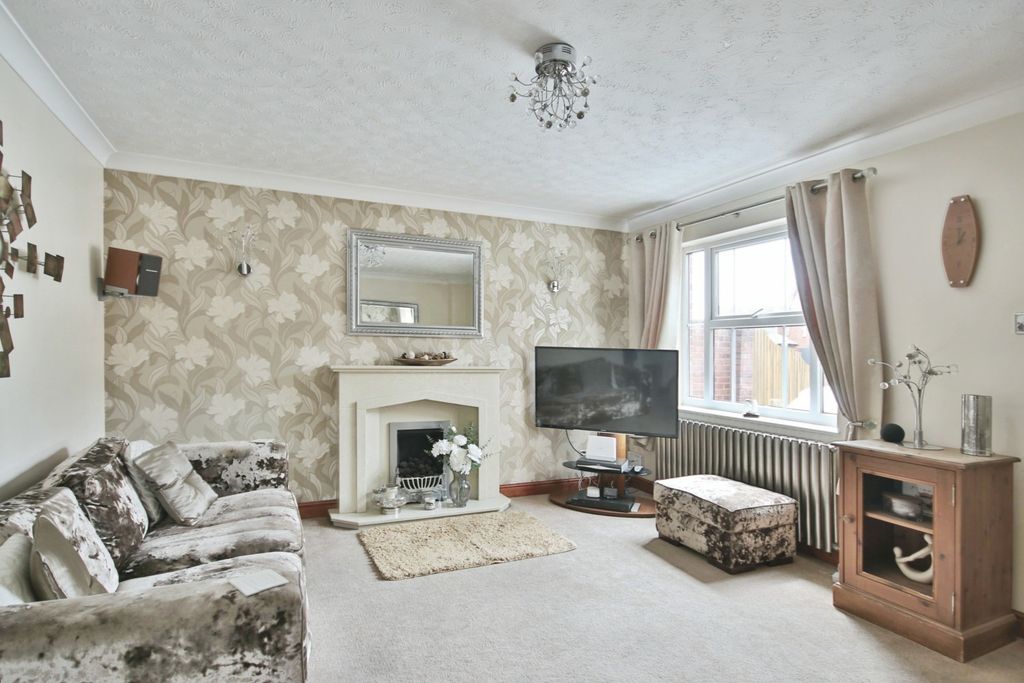 Property photo 2 of 17 3855314