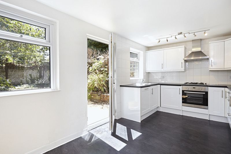 Property photo 3 of 11 Photo 9