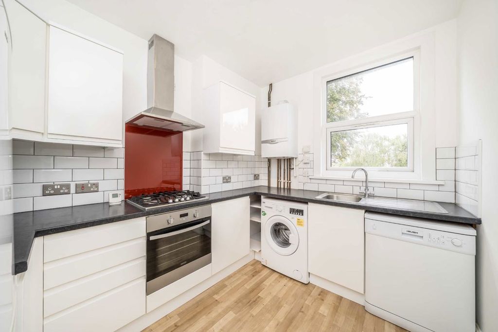 Property photo 1 of 3