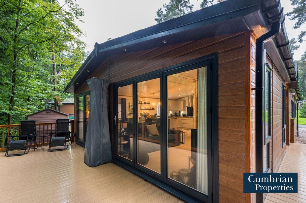 Property photo 2 of 27 Seating Area