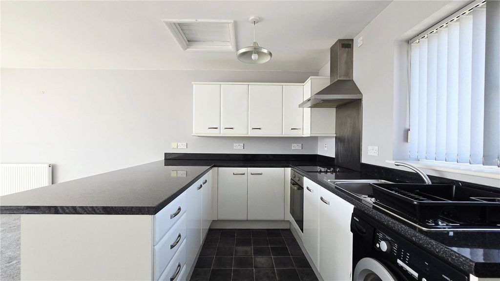 Property photo 3 of 12 Picture No. 14