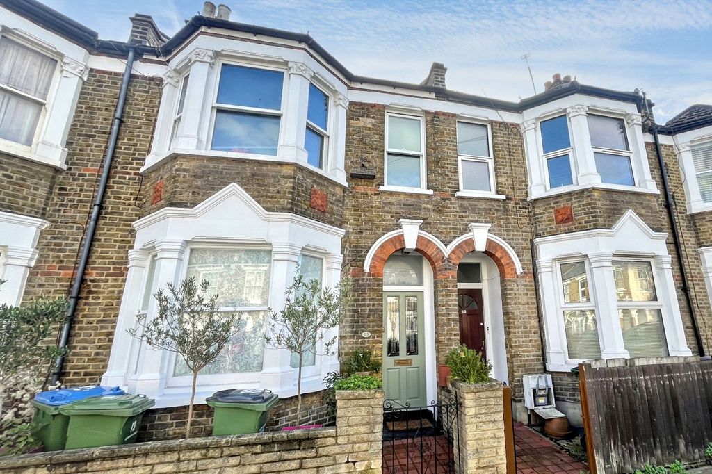 Property photo 1 of 16 Ground Floor Flat, 15 Azof Street, Greenwich, London Se10 0Eg