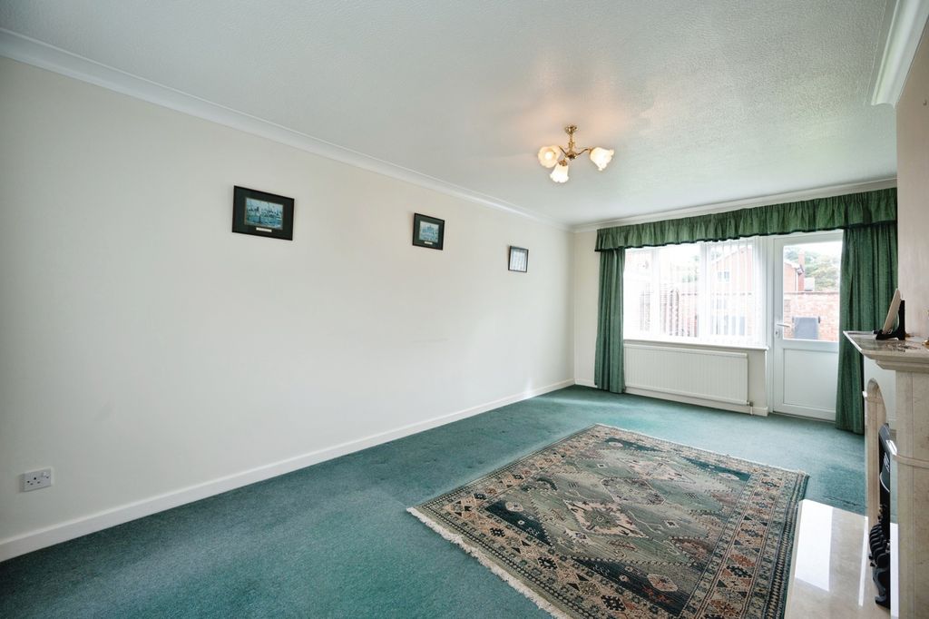 Property photo 3 of 17 Photo