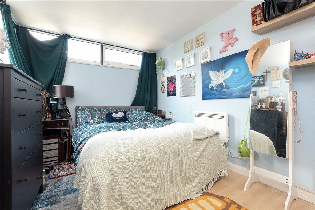 Property photo 2 of 8 Bedroom