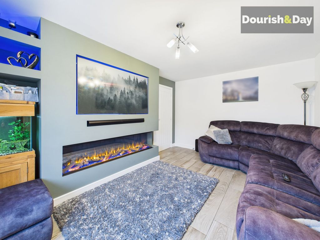 Property photo 3 of 25 Living Room