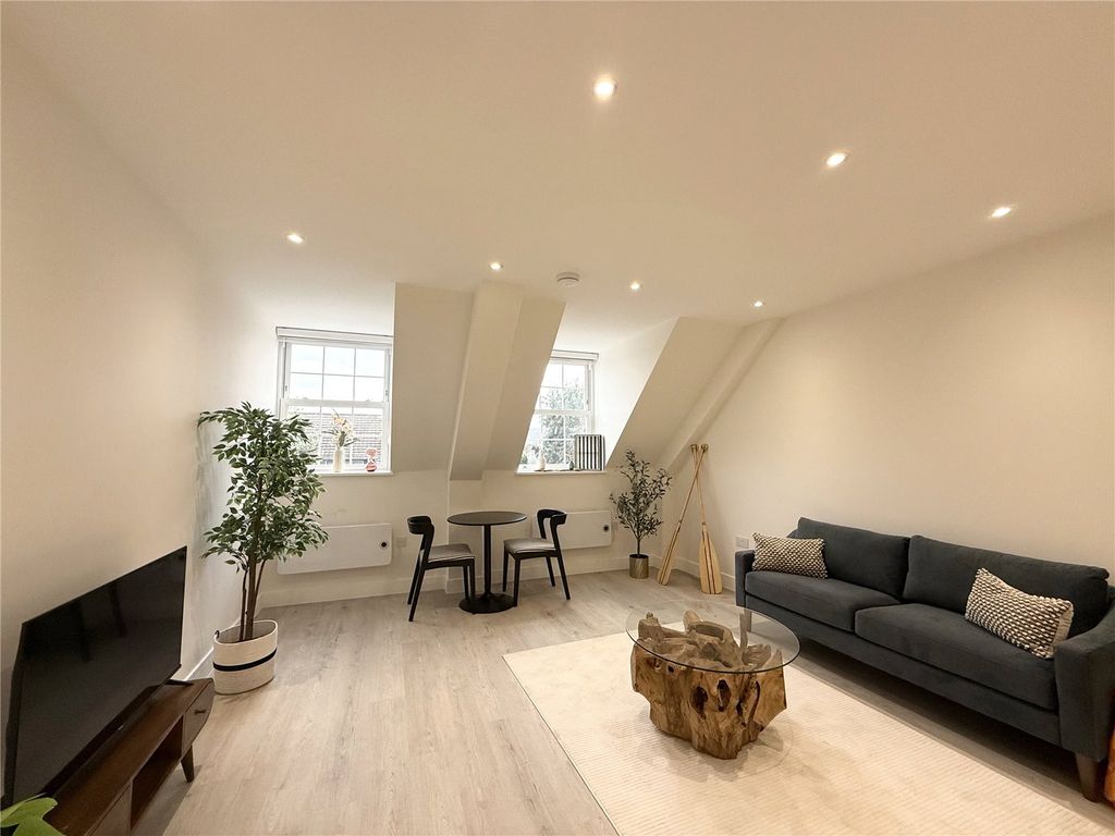 Property photo 3 of 6 Picture No. 08