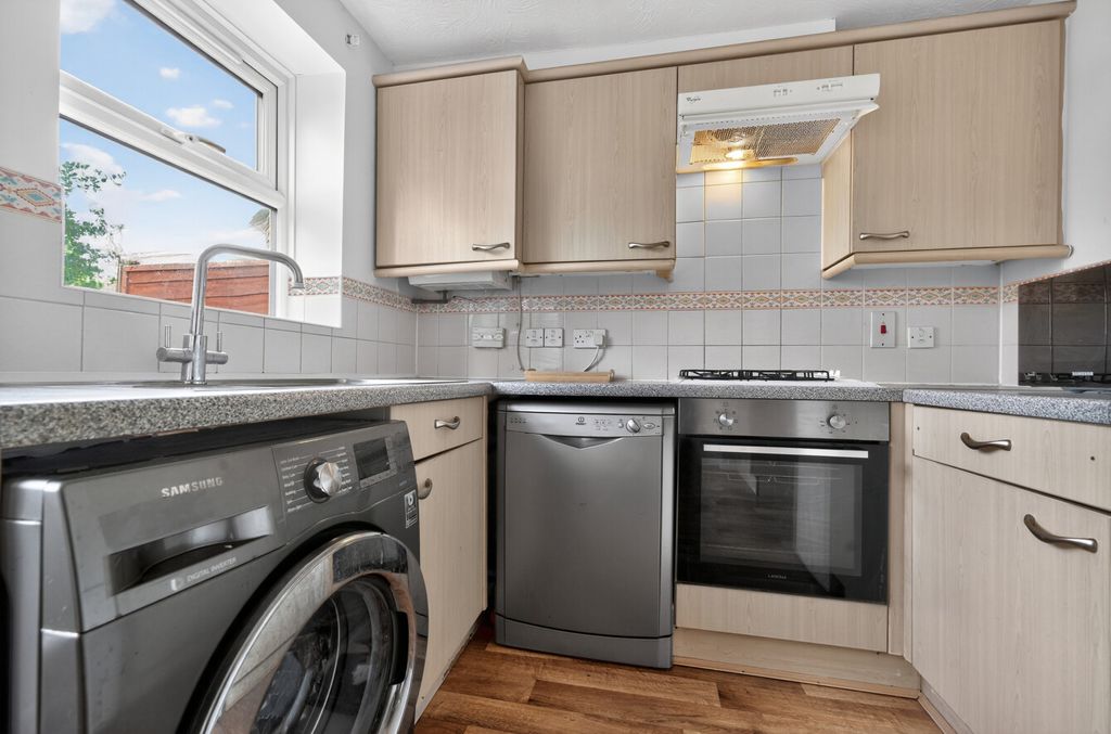 Property photo 3 of 17 1431796-7-69c42ba...