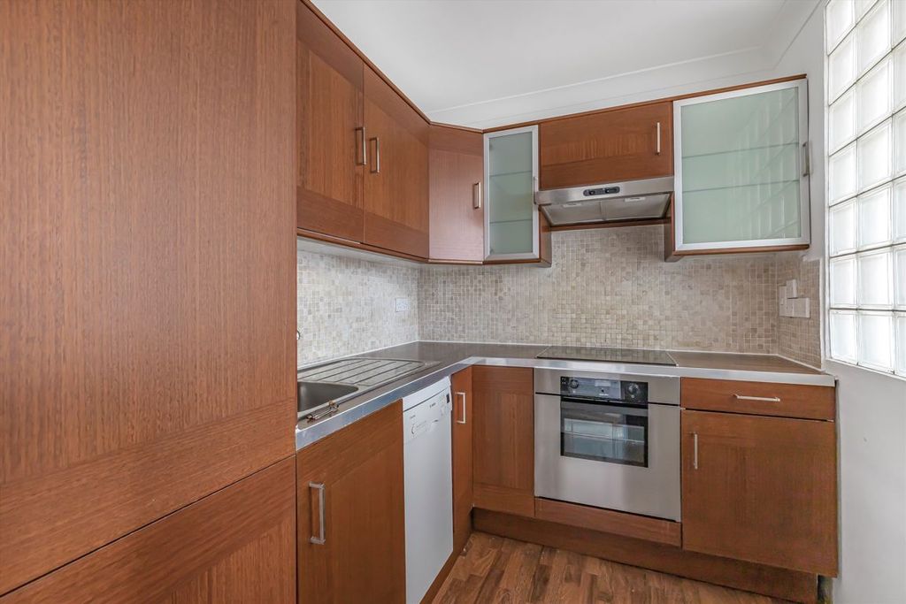 Property photo 3 of 4