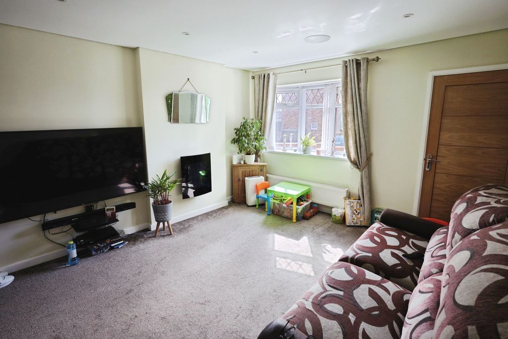 Property photo 2 of 10 Pbox-Img.Jpg