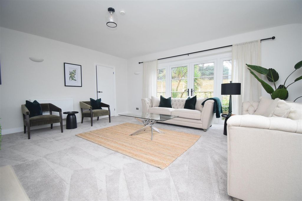 Property photo 3 of 20