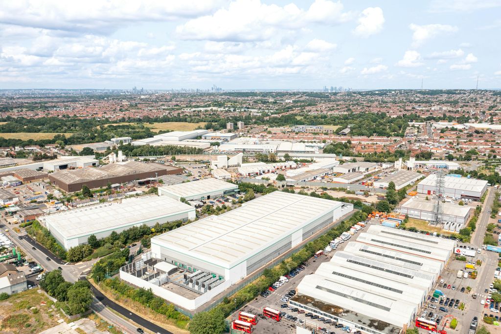 Property photo 3 of 8 Endeavour Edited 20.Jpg