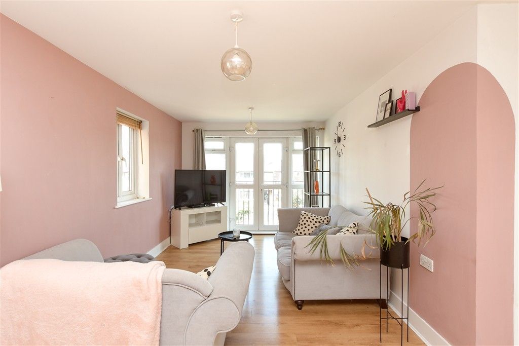 Property photo 1 of 12 Lounge