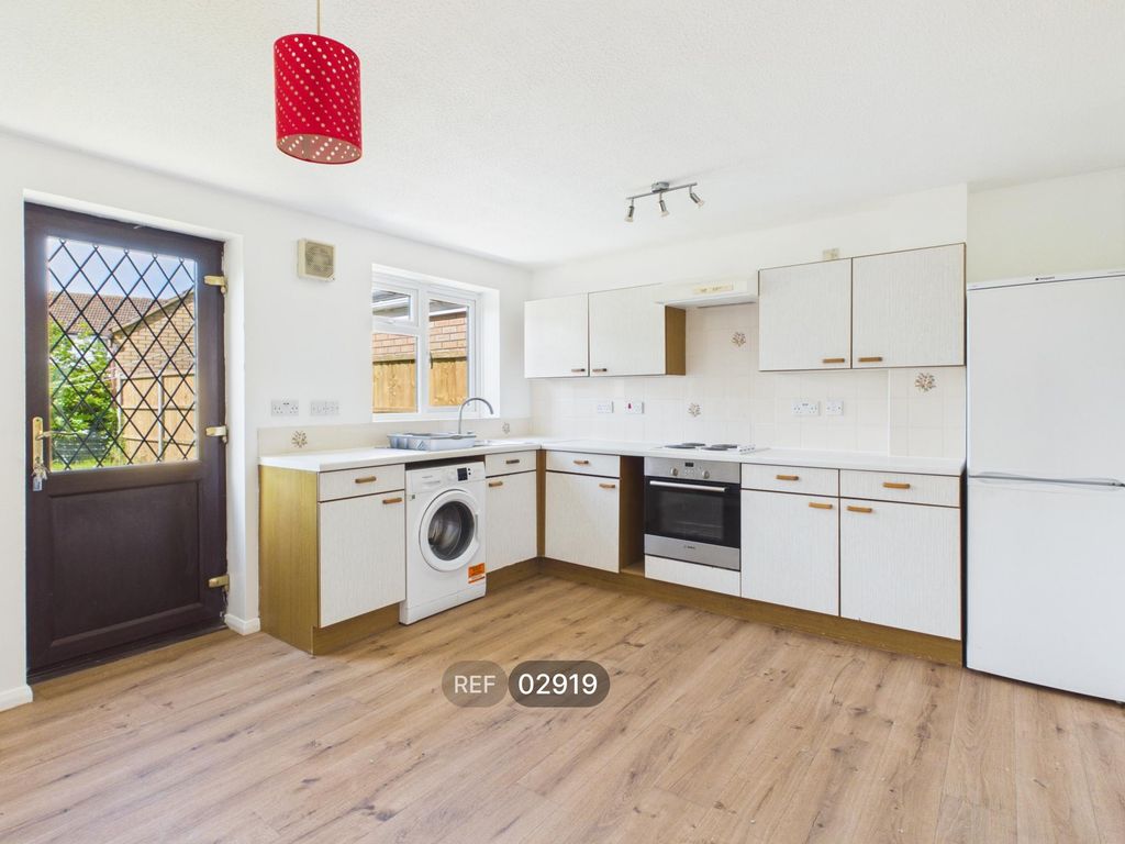 Property photo 2 of 25 Kitchen