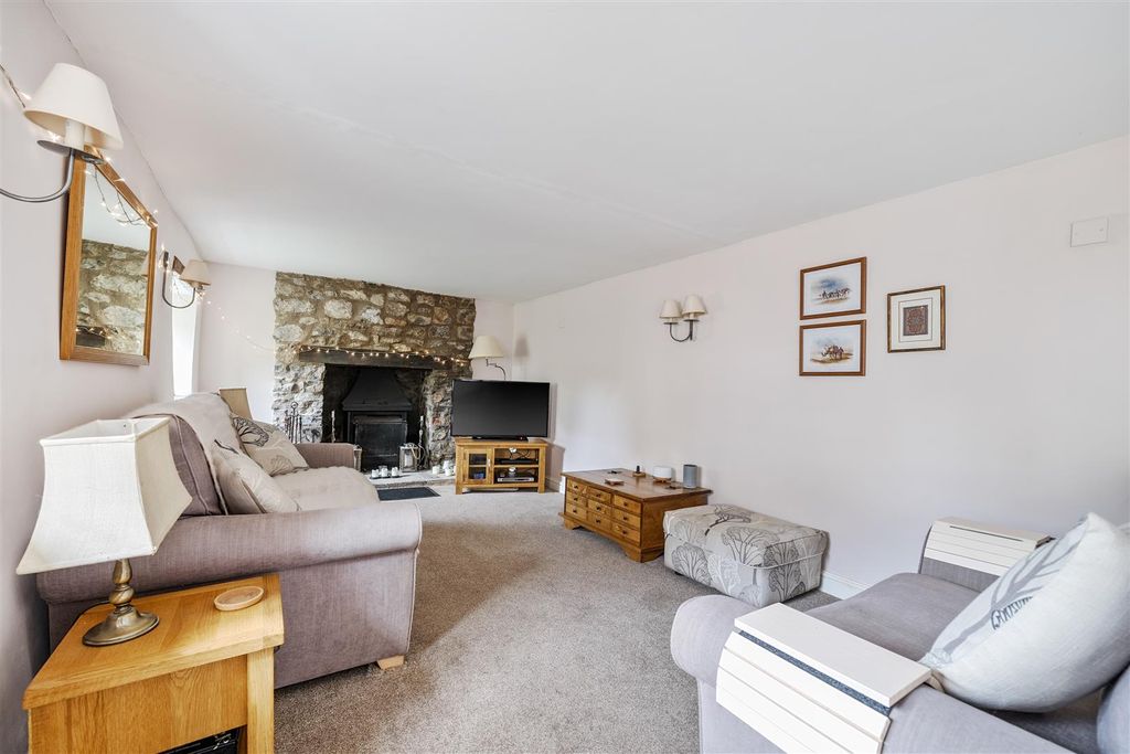 Property photo 2 of 14 1313773-7-685Bd70d2Cb46.Jpg
